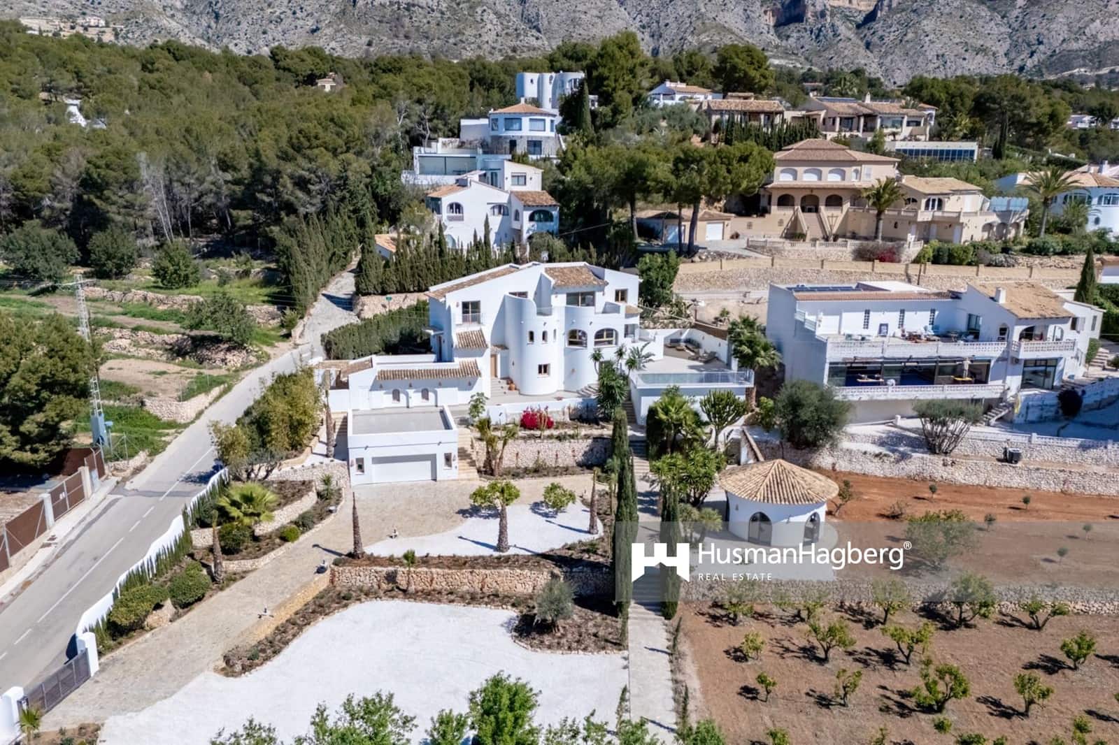5 bedroom Villa for sale in Altea with pool - € 1,695,000 (Ref: 9453073)