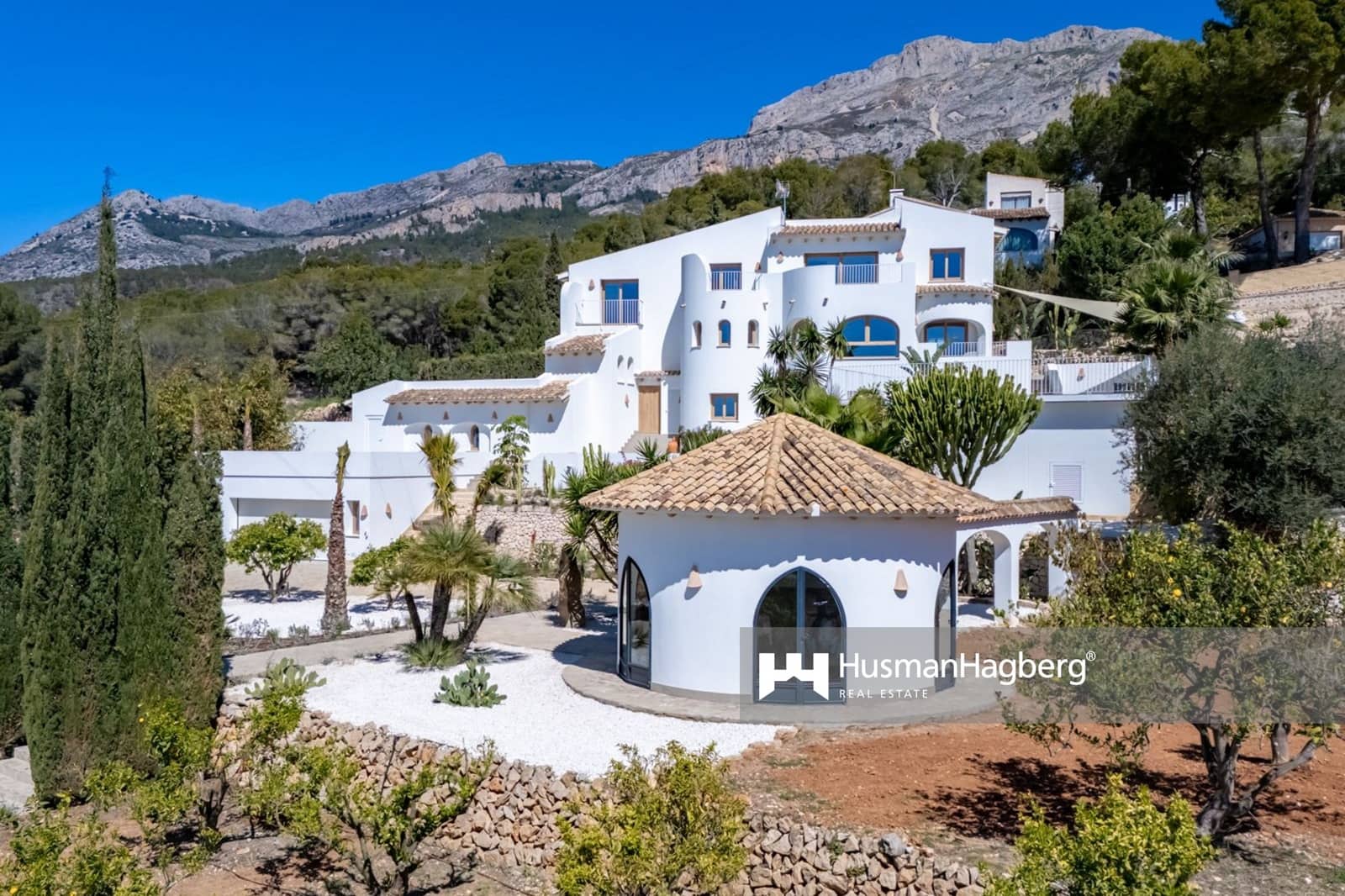 5 bedroom Villa for sale in Altea with pool - € 1,695,000 (Ref: 9453073)