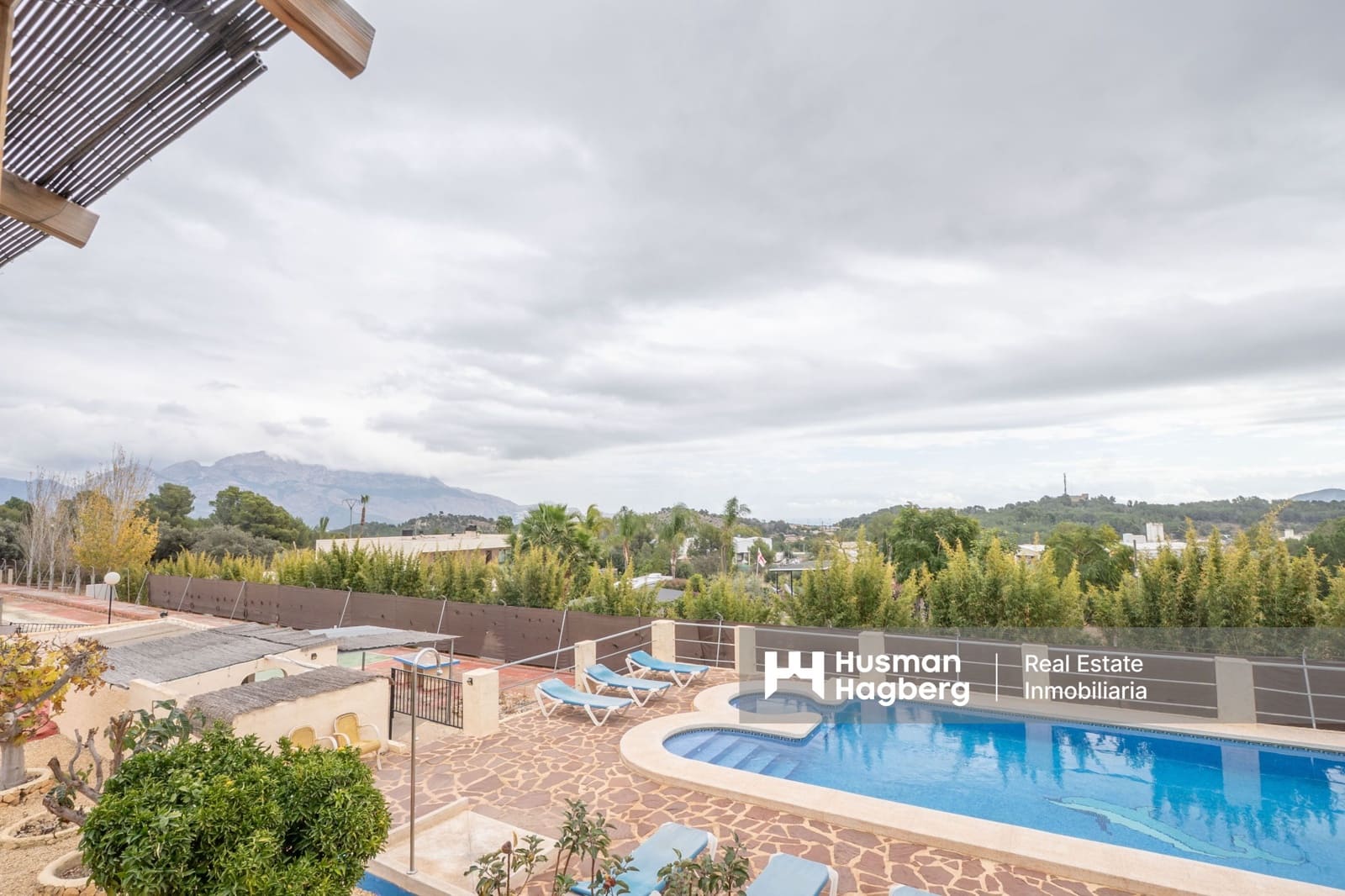 8 sypialnia Willa na sprzedaż w Polop z basenem - 689 000 € (Ref: 9471931)