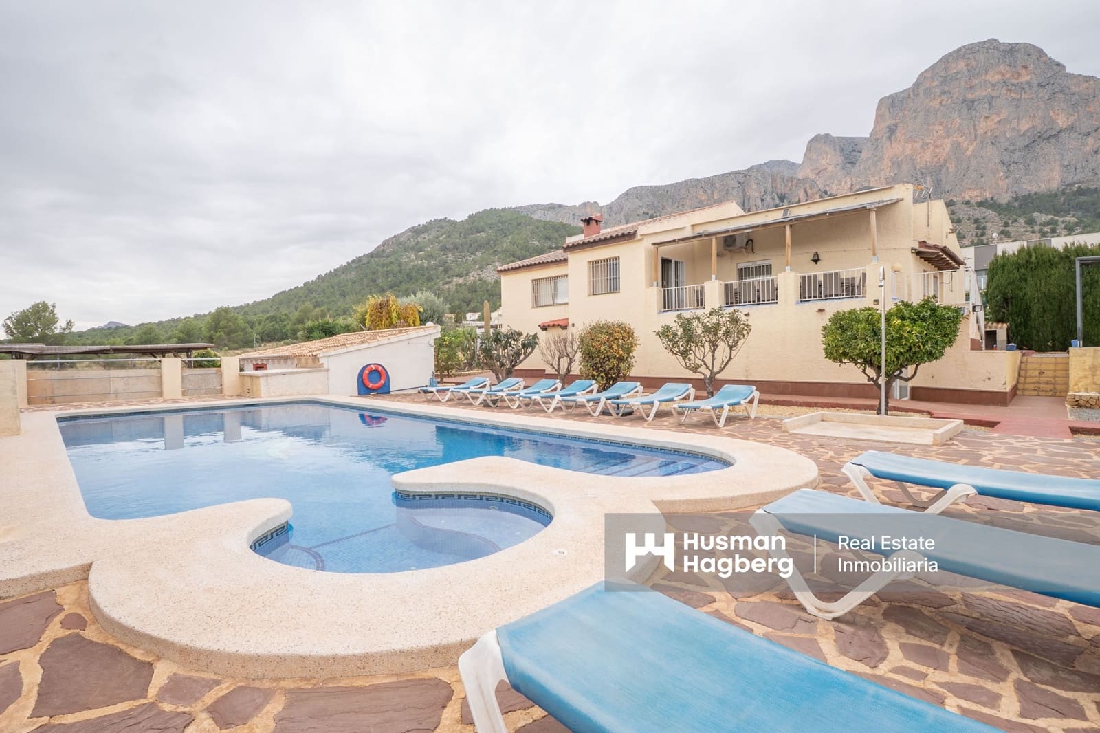 8 sypialnia Willa na sprzedaż w Polop z basenem - 689 000 € (Ref: 9471931)