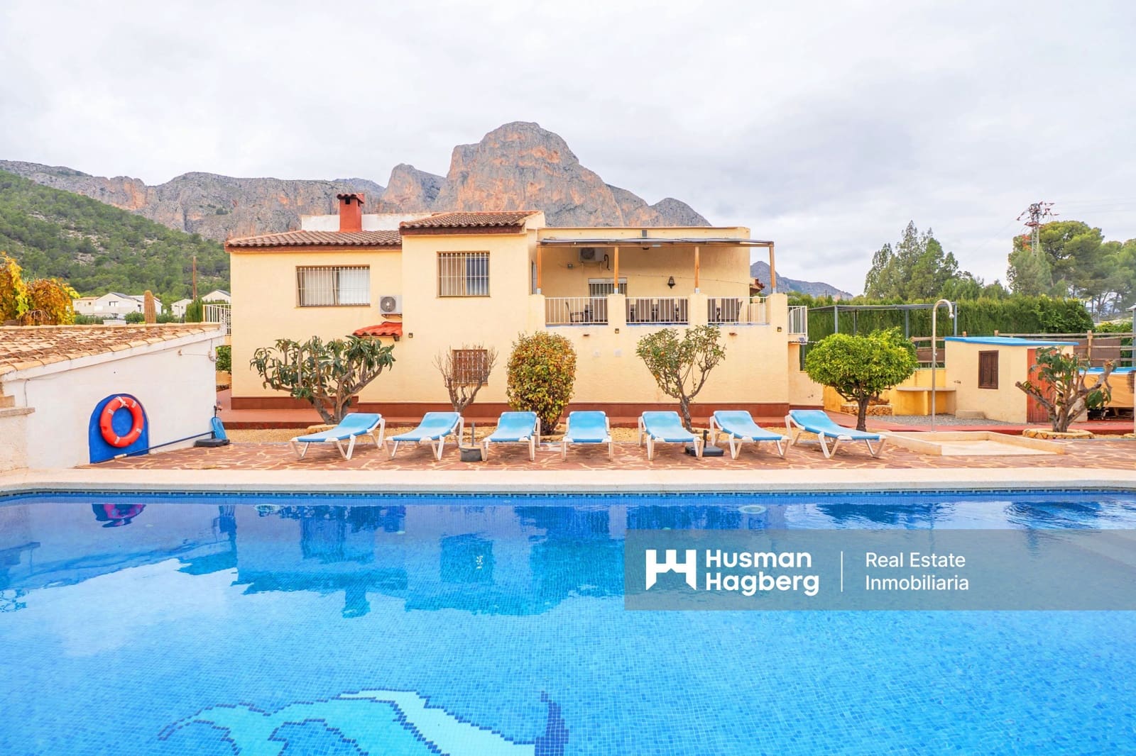 8 makuuhuone Huvila myytävänä paikassa Polop mukana uima-altaan - 689 000 € (Ref: 9471931)