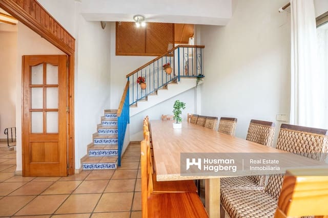 Chalet de 8 habitaciones en Polop en venta con piscina - 689.000 € (Ref: 9471931)