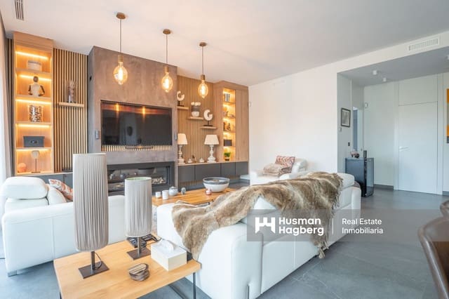 Chalet de 2 habitaciones en Benidorm en venta con piscina - 675.000 € (Ref: 9471933)