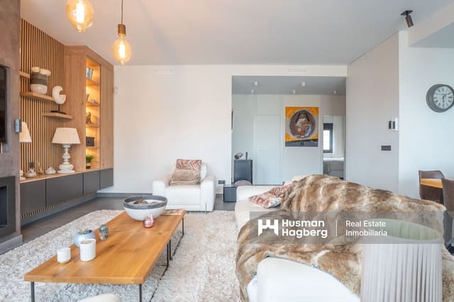 Chalet de 2 habitaciones en Benidorm en venta con piscina - 675.000 € (Ref: 9471933)