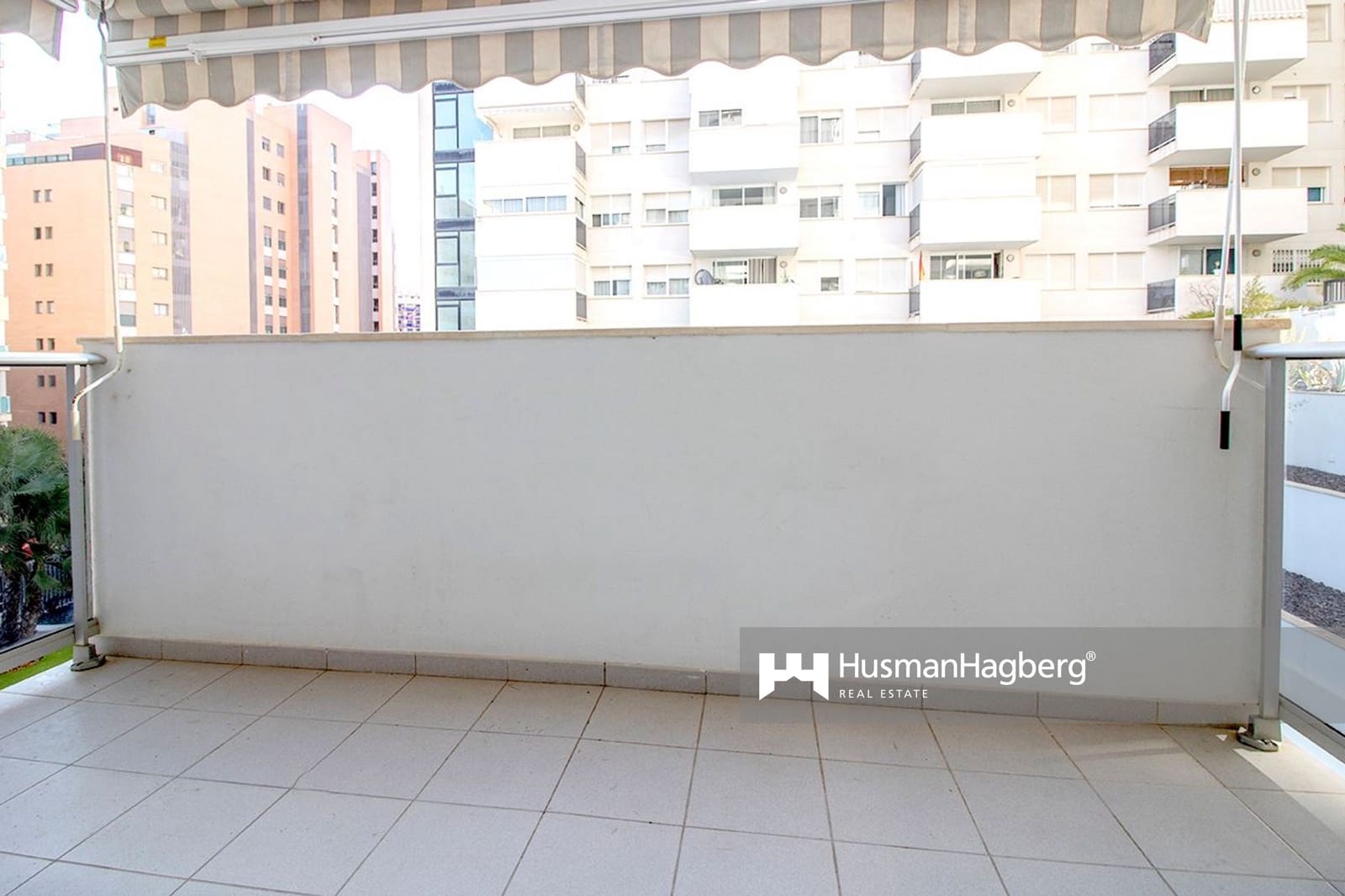 2 makuuhuone Huoneisto myytävänä paikassa La Villajoyosa / Vila Joiosa mukana uima-altaan - 196 000 € (Ref: 9475073)