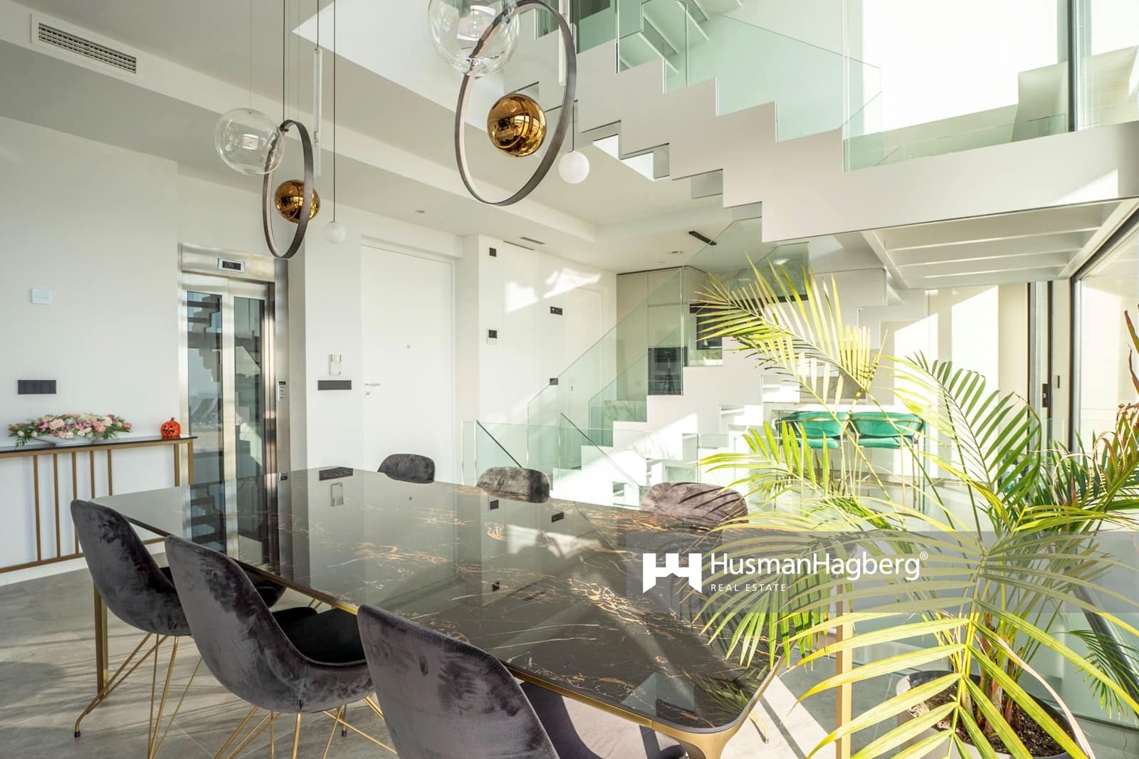 4 bedroom Villa for sale in Benidorm with pool - € 1,750,000 (Ref: 9483367)