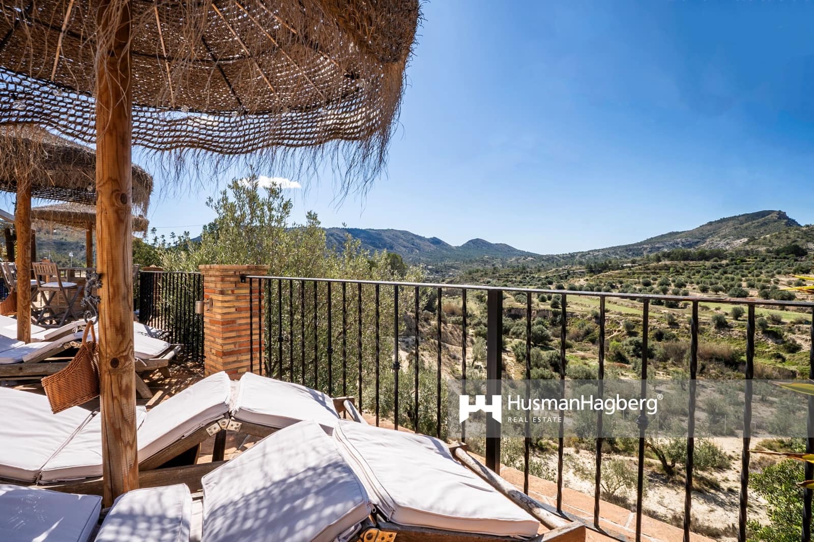 3 bedroom Villa for sale in Relleu with pool - € 709,000 (Ref: 9488065)