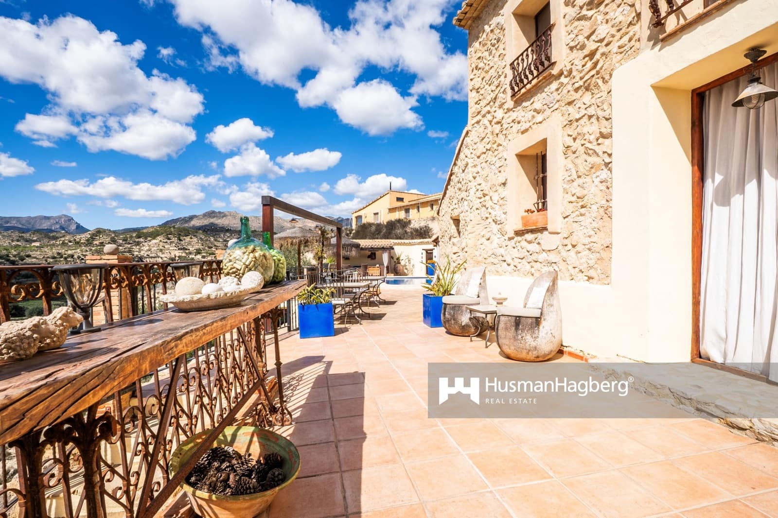 3 bedroom Villa for sale in Relleu with pool - € 709,000 (Ref: 9488065)