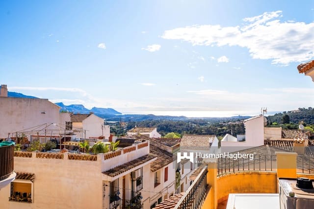 4 bedroom Townhouse for sale in La Nucia - € 307,000 (Ref: 9488071)