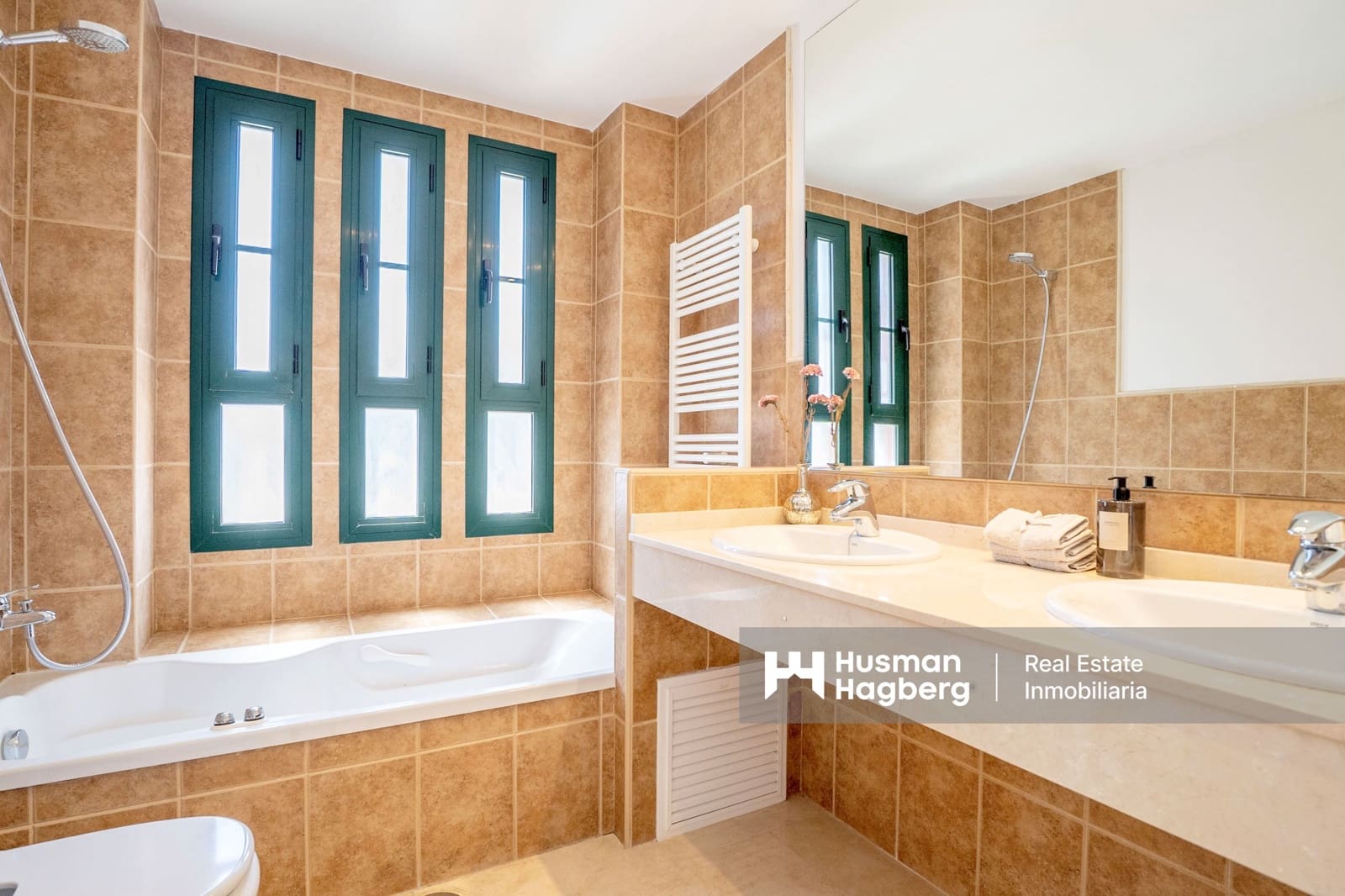 2 slaapkamer Appartement te koop in Benidorm met zwembad - € 395.000 (Ref: 9490983)