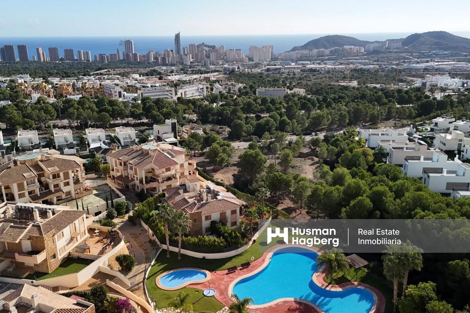 2 sovrum Lägenhet till salu i Benidorm med pool - 260 000 € (Ref: 9508135)