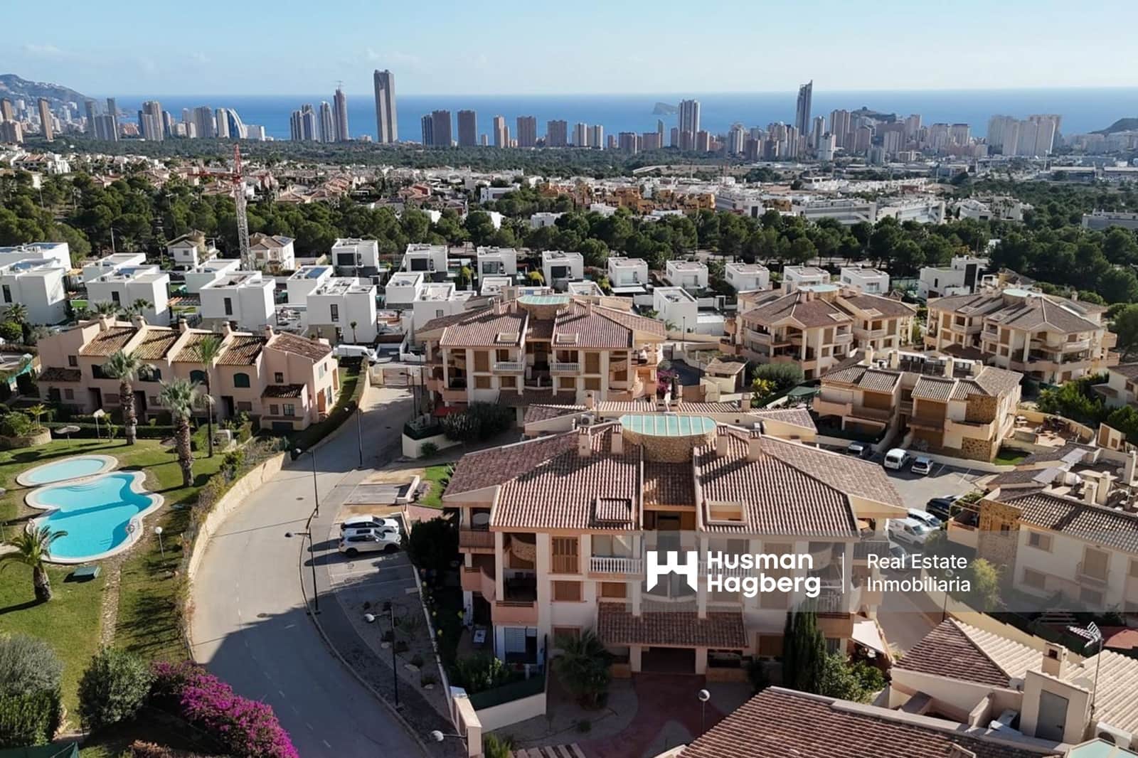 2 sovrum Lägenhet till salu i Benidorm med pool - 260 000 € (Ref: 9508135)