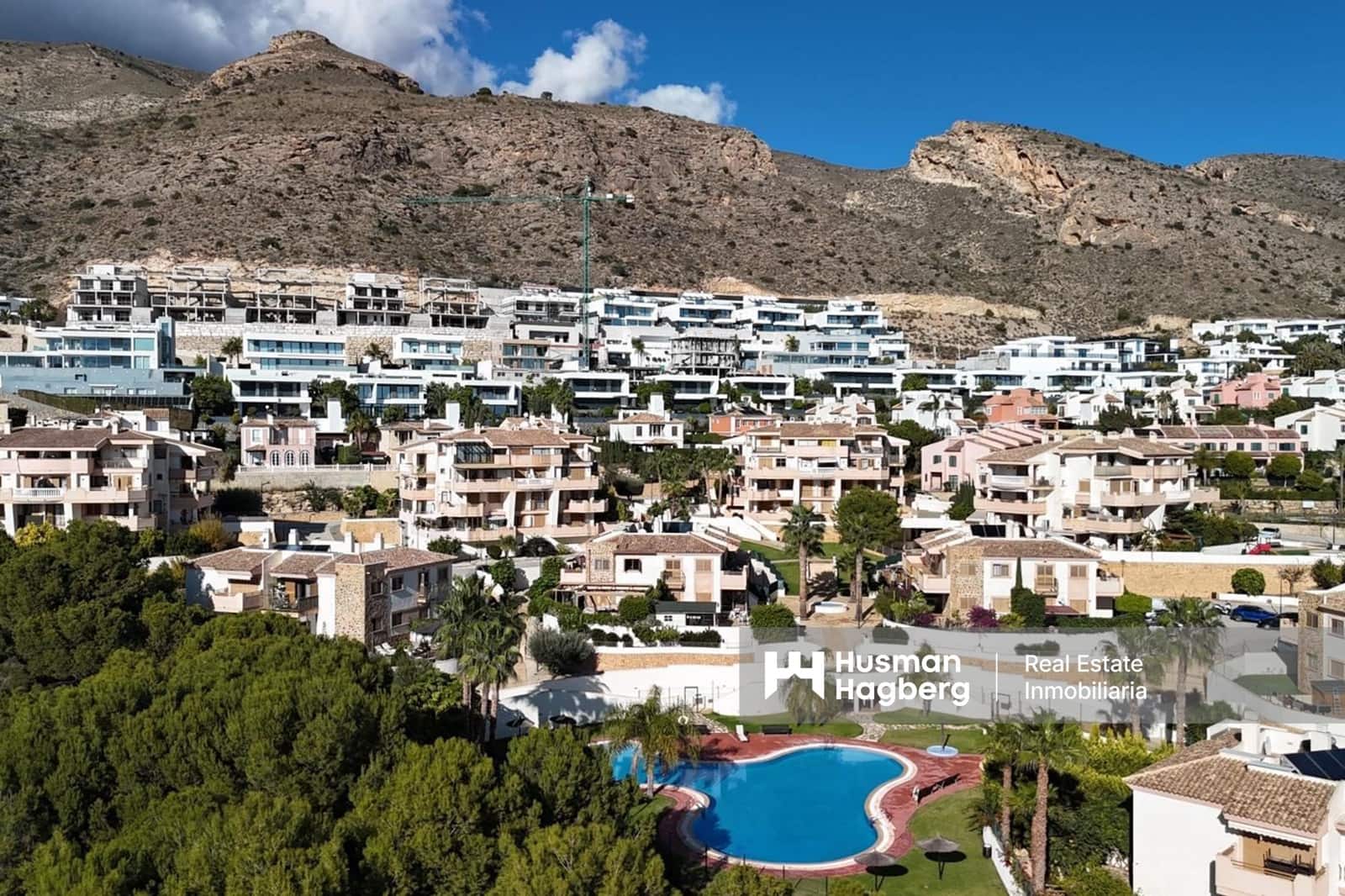 2 sovrum Lägenhet till salu i Benidorm med pool - 260 000 € (Ref: 9508135)