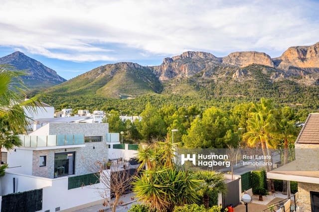 Chalet de 5 habitaciones en Polop en venta con piscina - 530.000 € (Ref: 9521154)