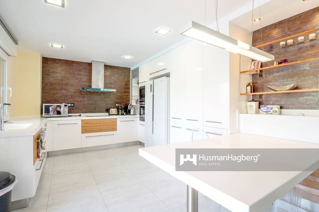 7 quarto Moradia para venda em Altea com piscina - 1 999 000 € (Ref: 9533009)