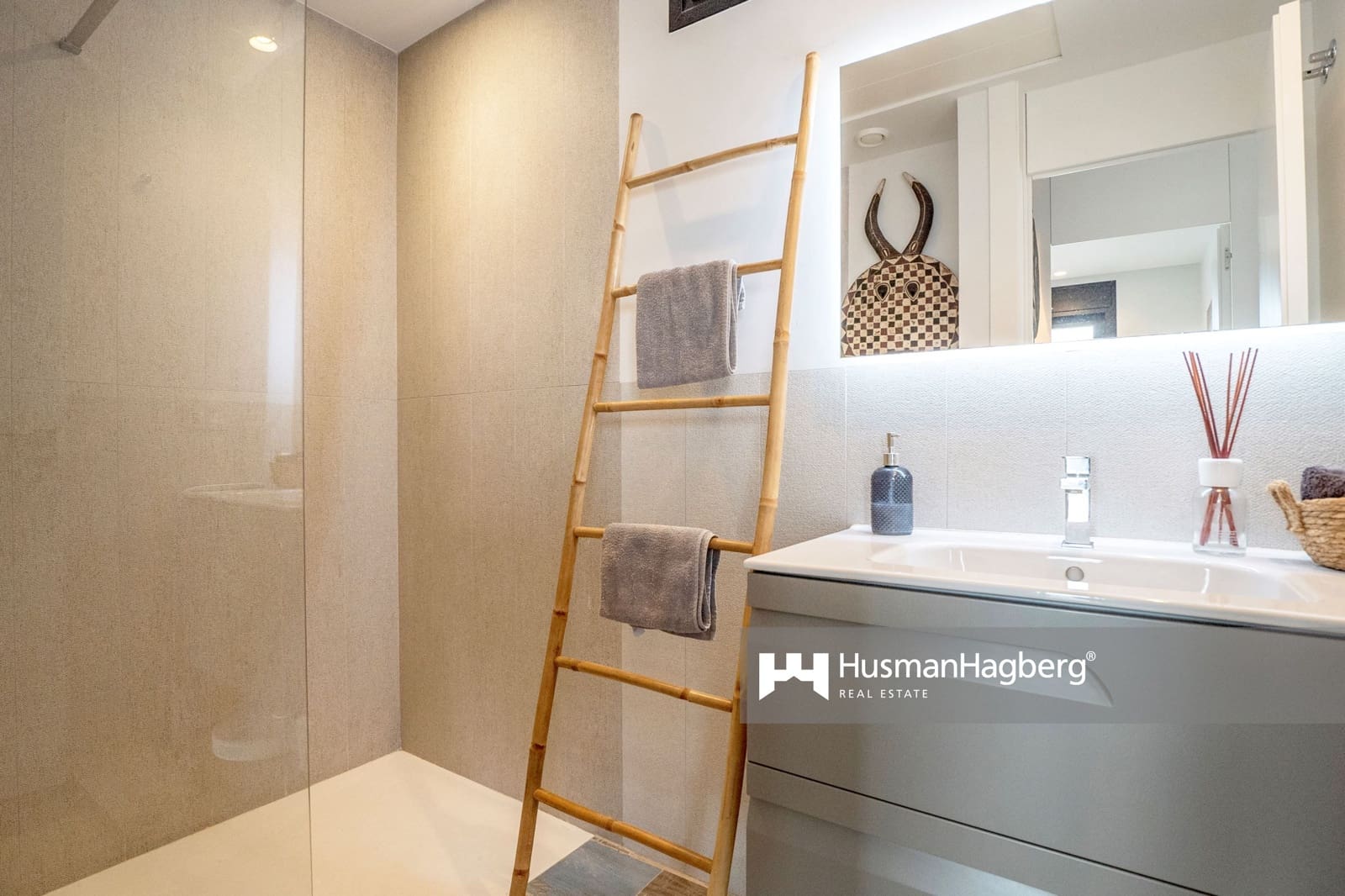 3 bedroom Villa for sale in Benidorm with pool - € 585,000 (Ref: 9537128)