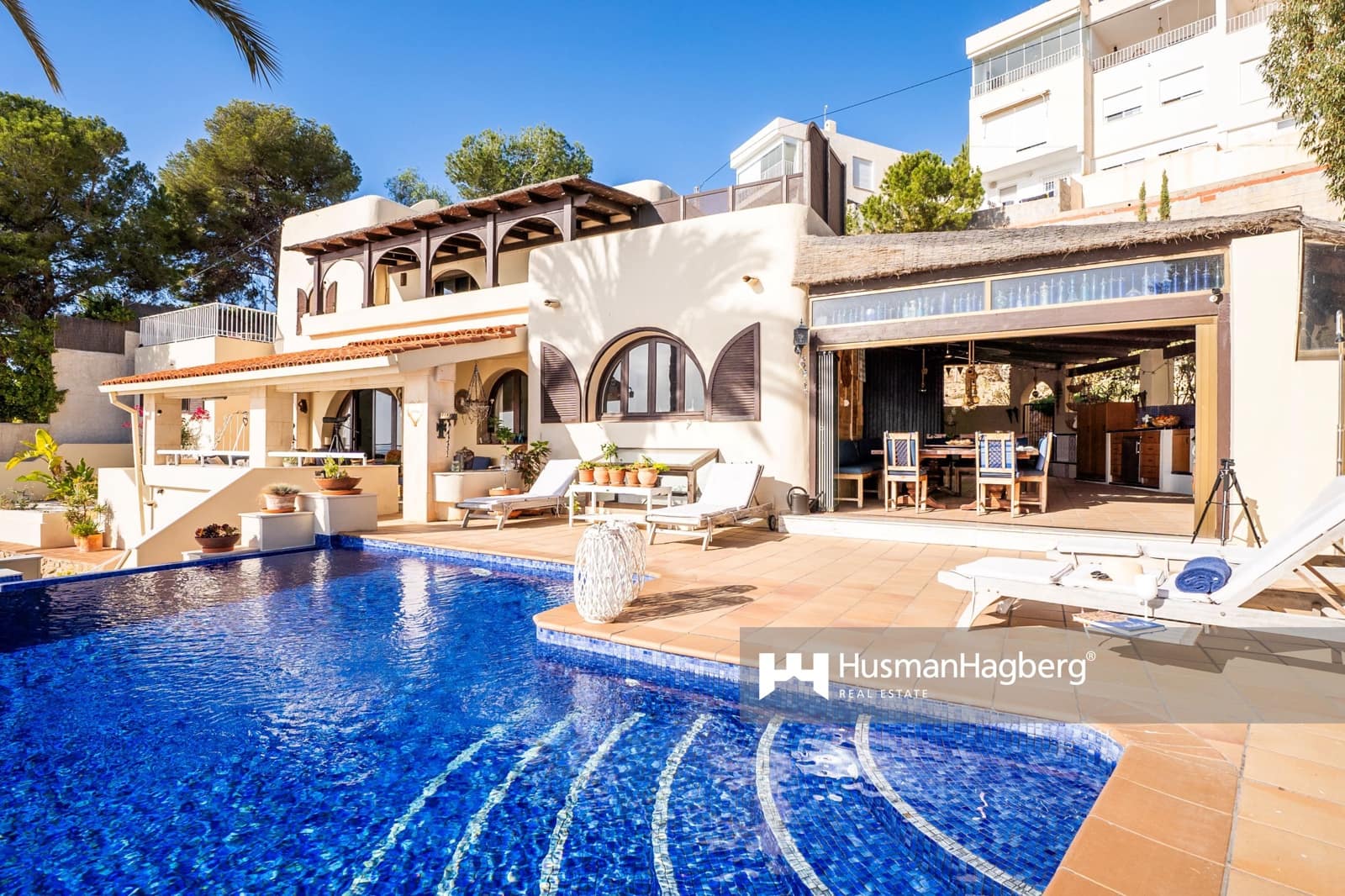 6 makuuhuone Huvila myytävänä paikassa La Villajoyosa / Vila Joiosa mukana uima-altaan - 1 650 000 € (Ref: 9540603)