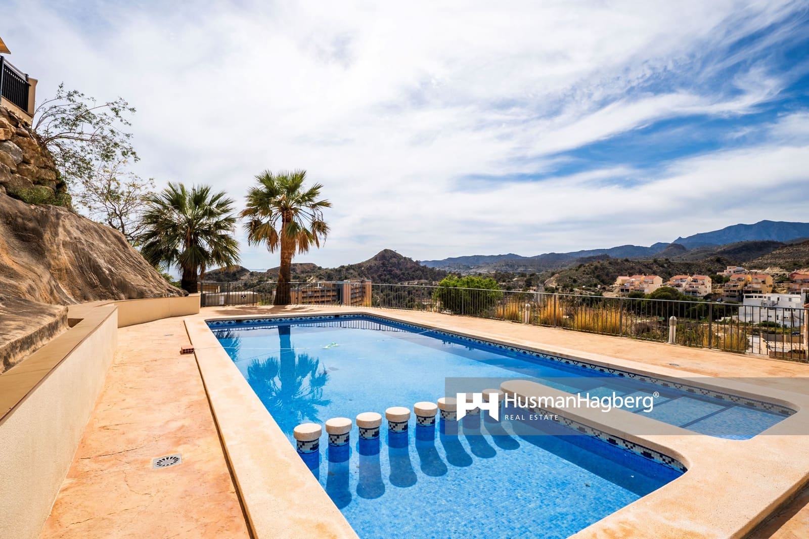 2 makuuhuone Huoneisto myytävänä paikassa La Villajoyosa / Vila Joiosa mukana uima-altaan - 389 000 € (Ref: 9547422)