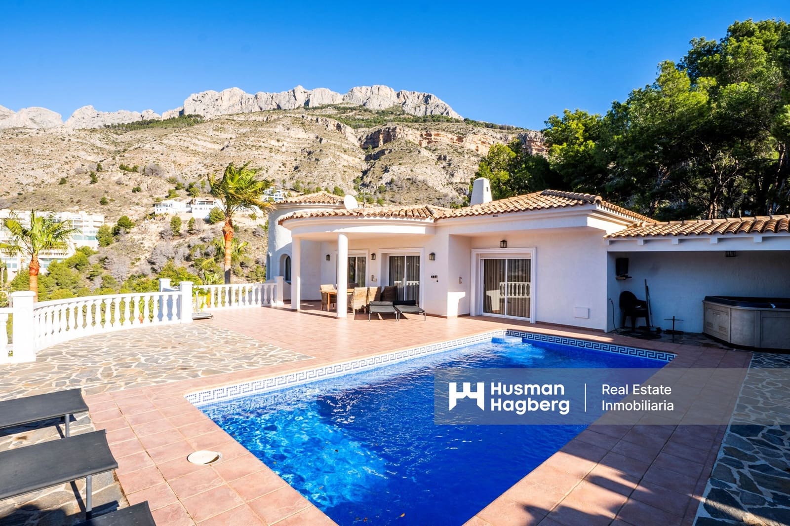 4 makuuhuone Huvila myytävänä paikassa Altea mukana uima-altaan - 1 295 000 € (Ref: 9560734)