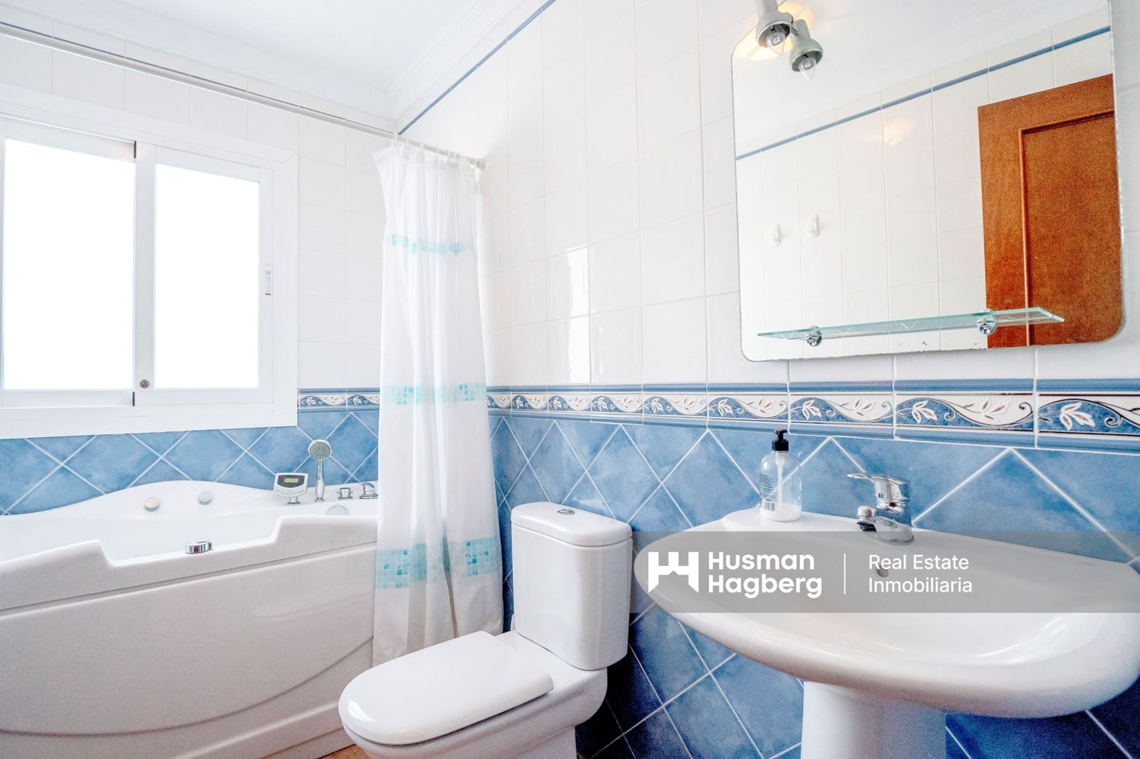 4 makuuhuone Huvila myytävänä paikassa Altea mukana uima-altaan - 1 295 000 € (Ref: 9560734)