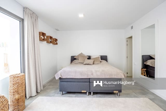 4 Zimmer Villa zu verkaufen in Benidorm mit Pool - 699.000 € (Ref: 9607078)