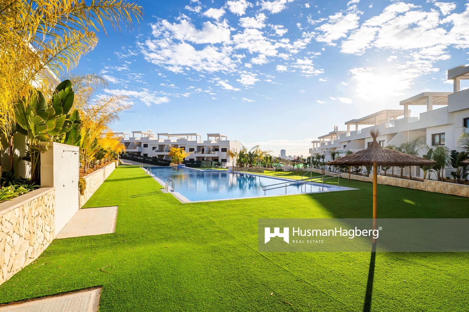 2 bedroom Apartment for sale in Benidorm with pool - € 355,000 (Ref: 9607090)