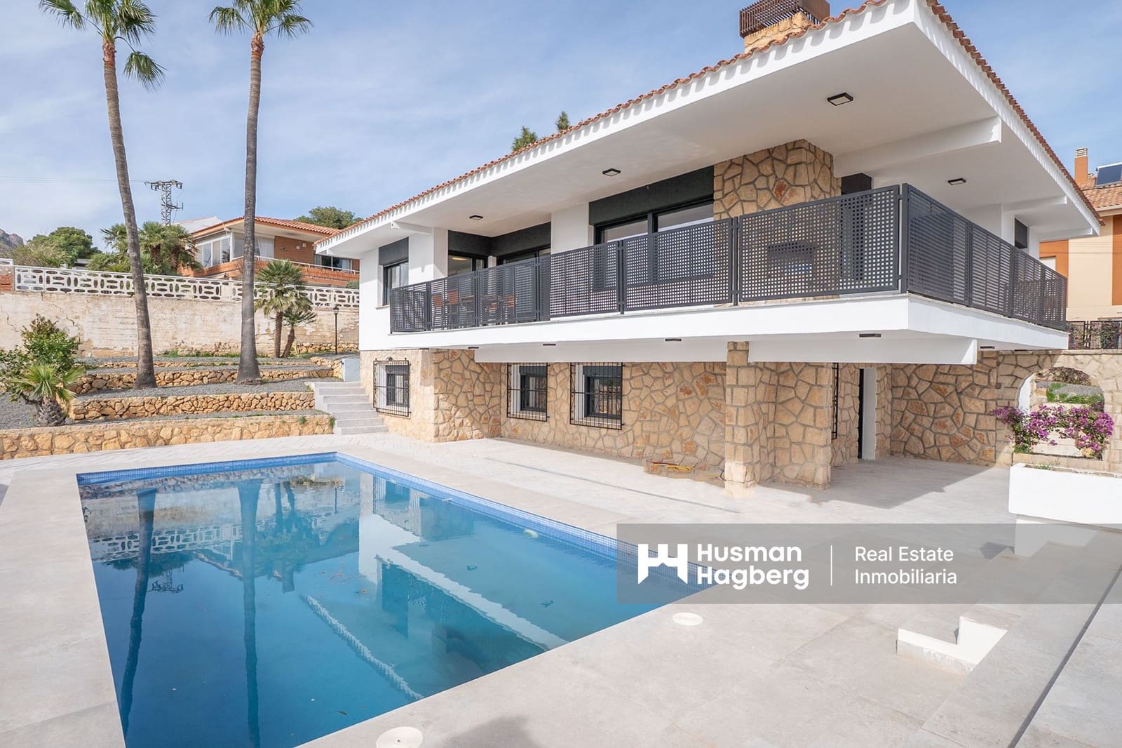 4 soveværelse Villa til salg i La Nucia med swimmingpool - € 895.000 (Ref: 9614612)