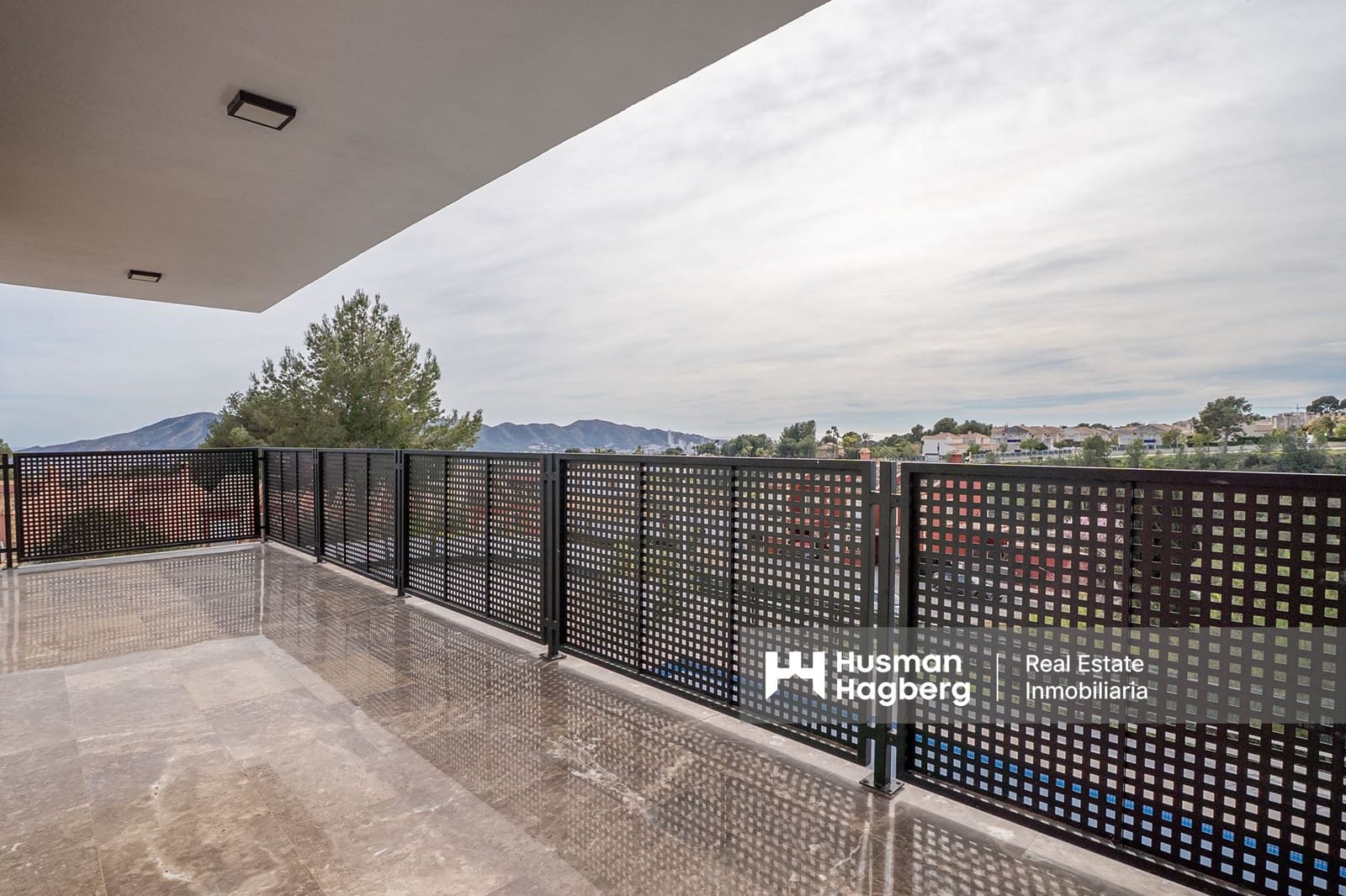 4 soveværelse Villa til salg i La Nucia med swimmingpool - € 895.000 (Ref: 9614612)