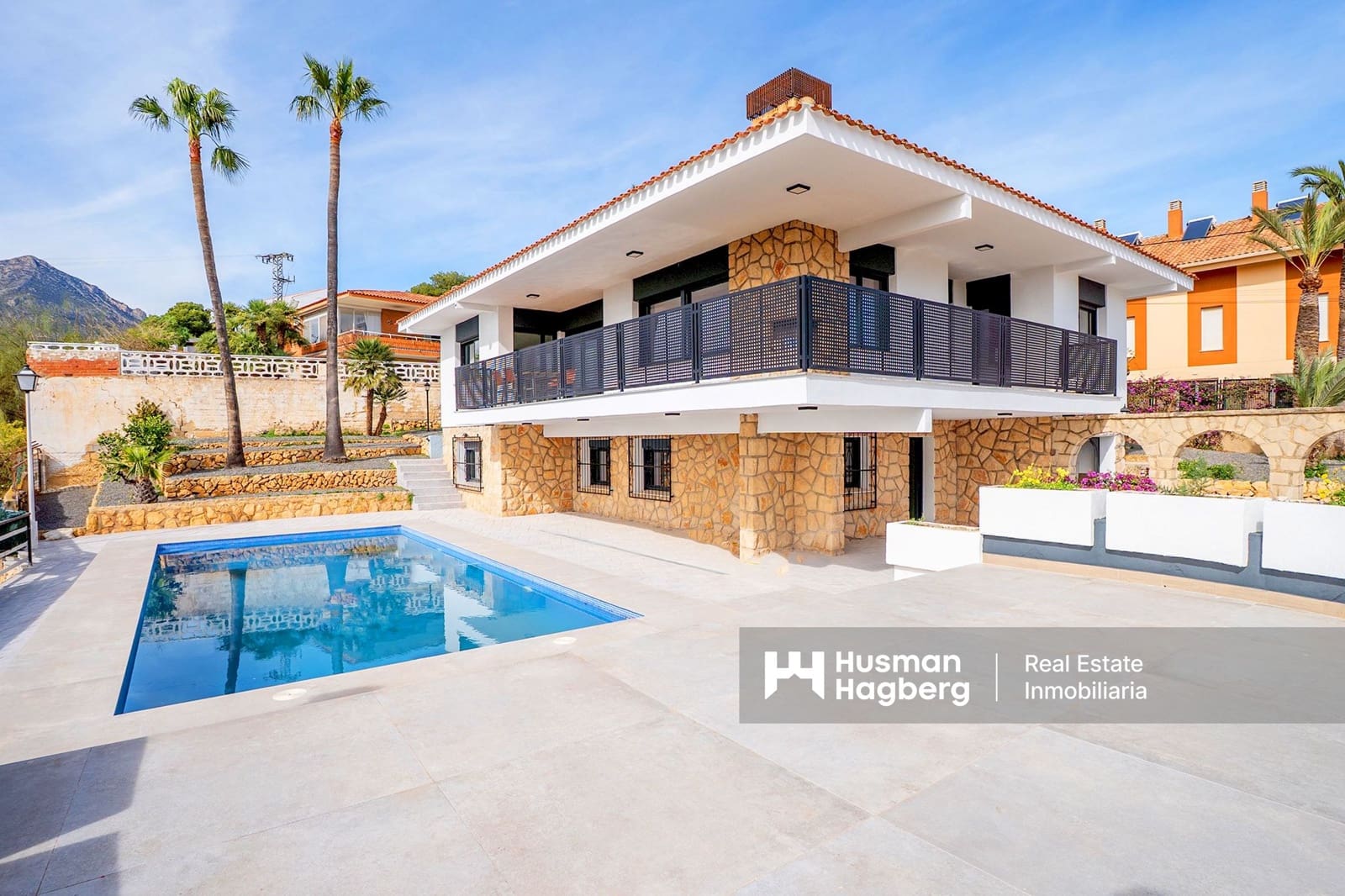 4 Zimmer Villa zu verkaufen in La Nucia mit Pool - 895.000 € (Ref: 9614612)