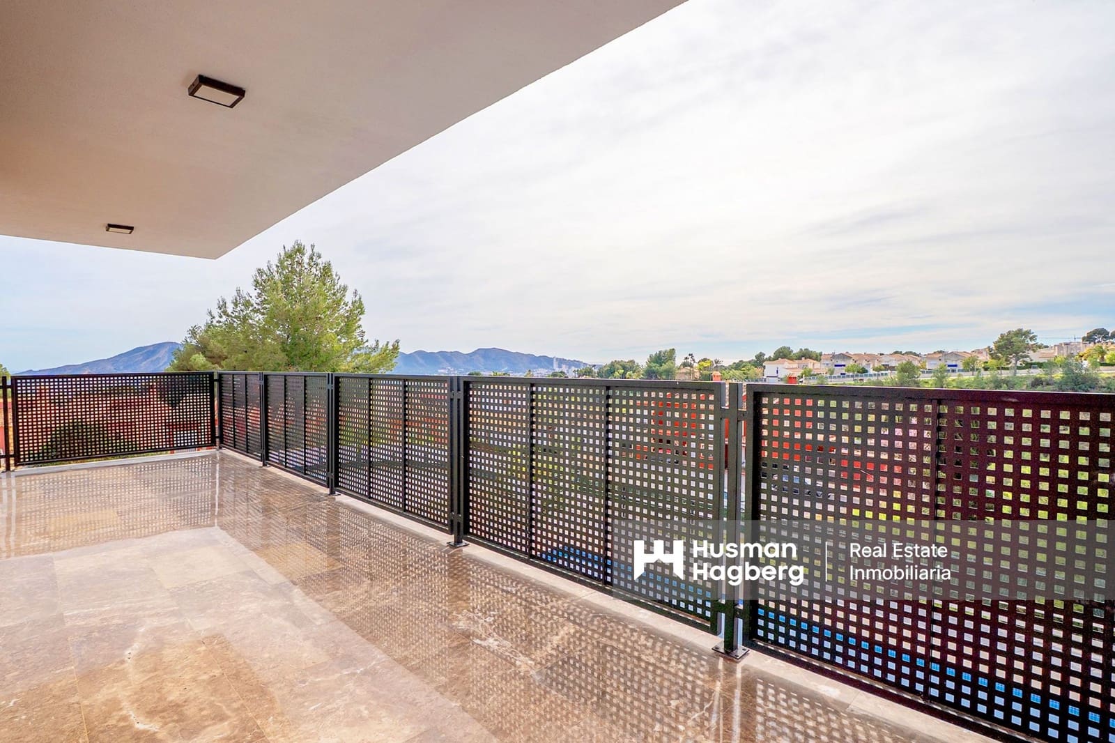 4 Zimmer Villa zu verkaufen in La Nucia mit Pool - 895.000 € (Ref: 9614612)