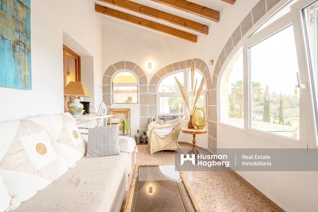 Chalet de 4 habitaciones en El Montgó, Dénia en venta con piscina - 595.000 € (Ref: 9622295)