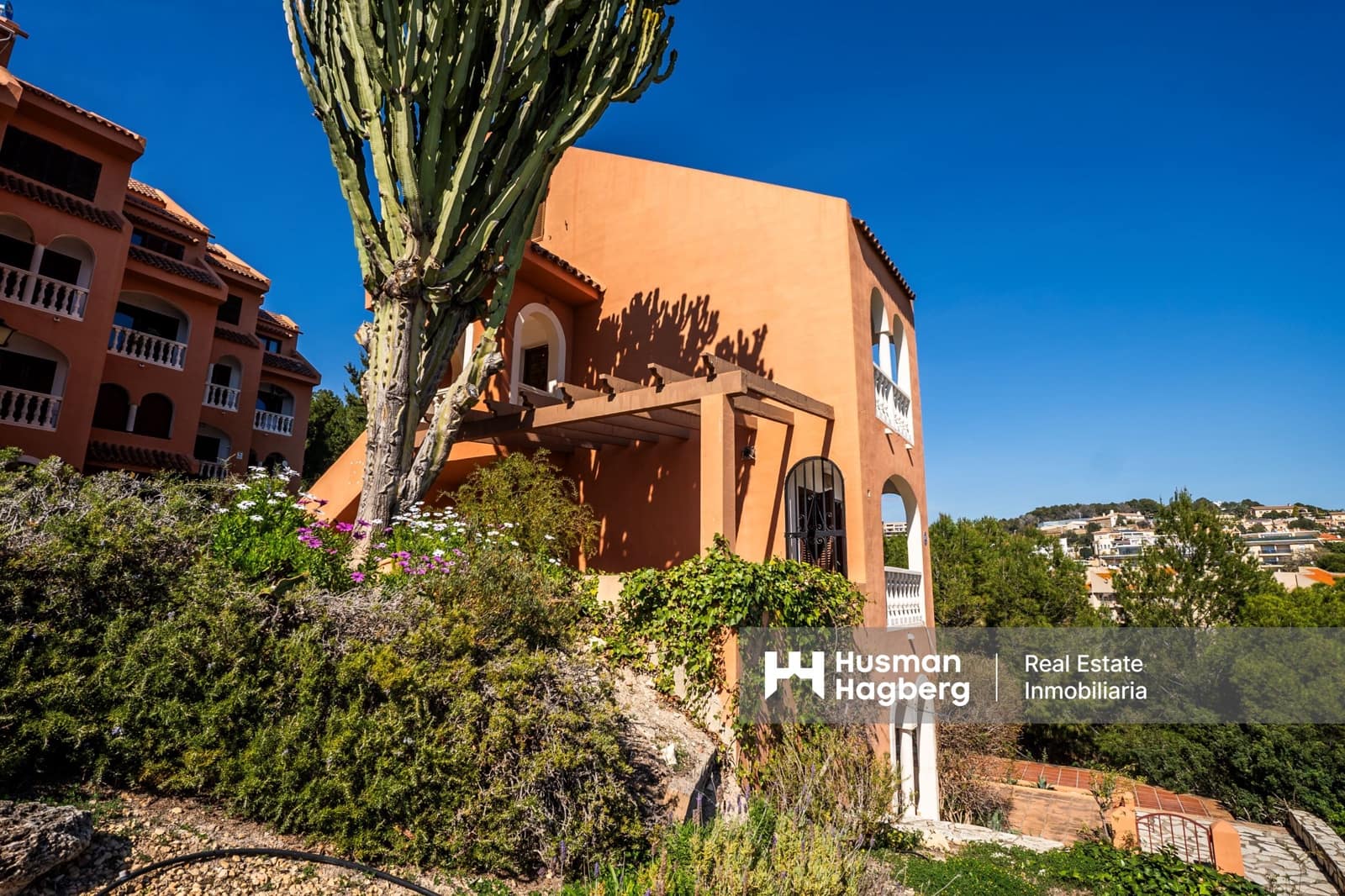 3 bedroom Townhouse for sale in Calpe / Calp with pool - € 498,000 (Ref: 9627103)