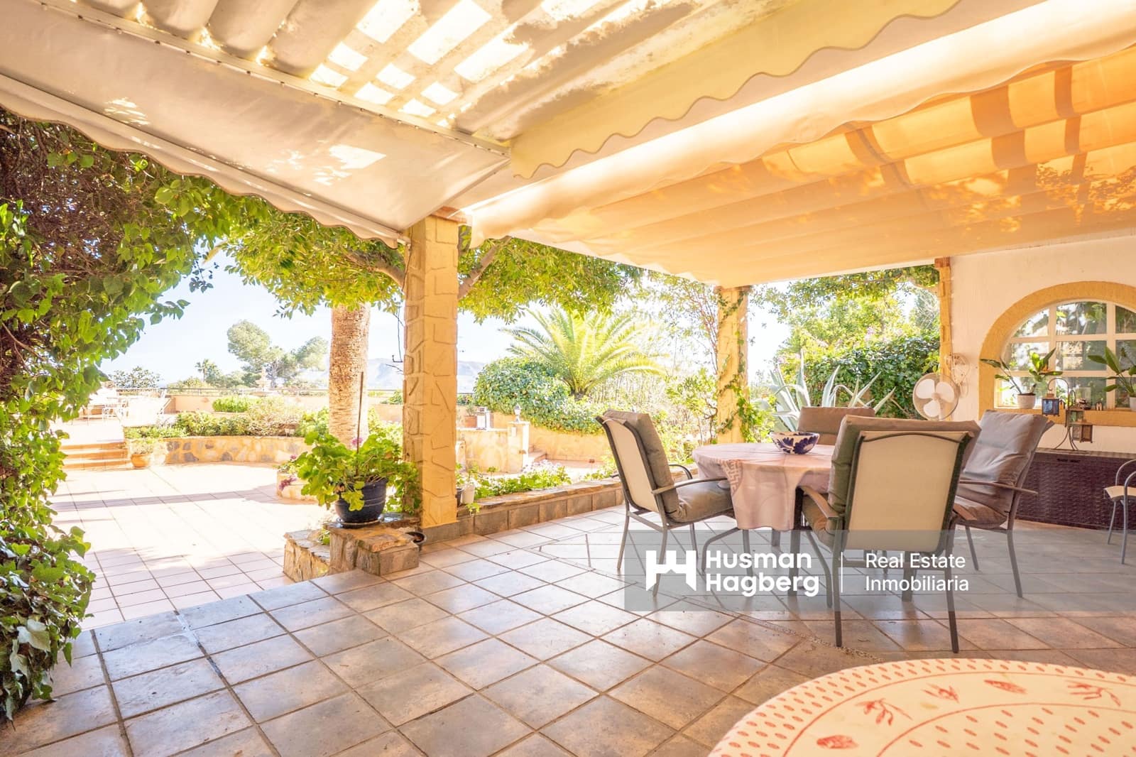 9 soveværelse Villa til salg i La Nucia med swimmingpool - € 1.950.000 (Ref: 9627119)