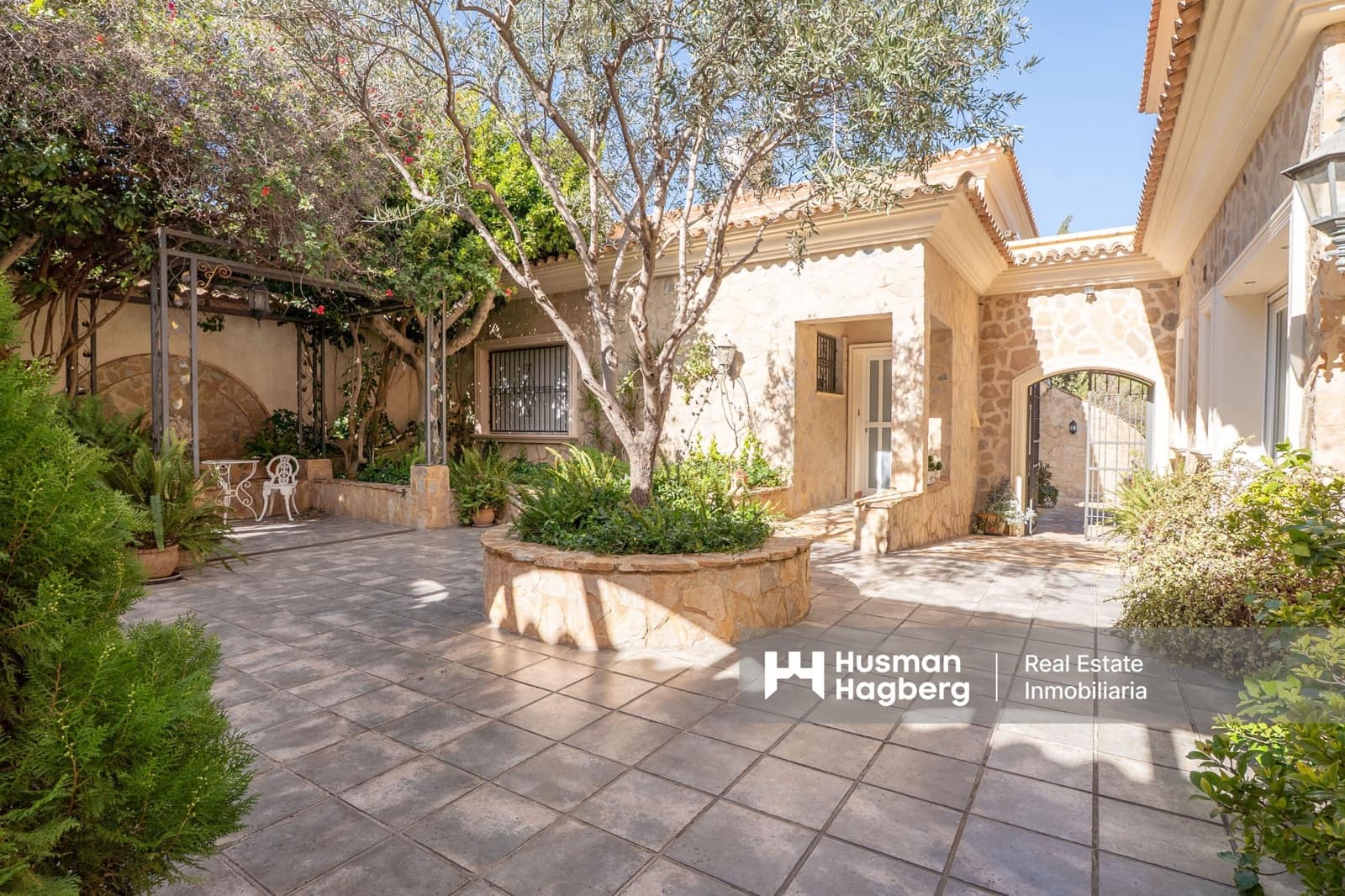 9 soveværelse Villa til salg i La Nucia med swimmingpool - € 1.950.000 (Ref: 9627119)