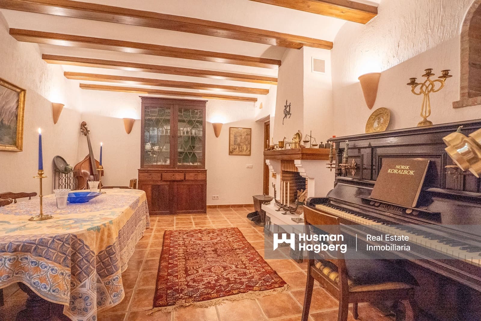 9 soveværelse Villa til salg i La Nucia med swimmingpool - € 1.950.000 (Ref: 9627119)