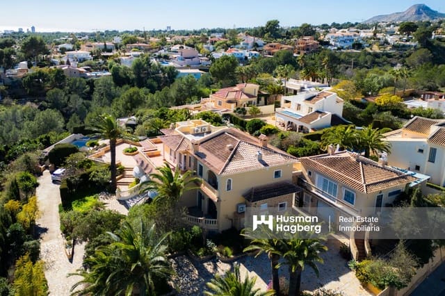 9 soveværelse Villa til salg i La Nucia med swimmingpool - € 1.950.000 (Ref: 9627119)