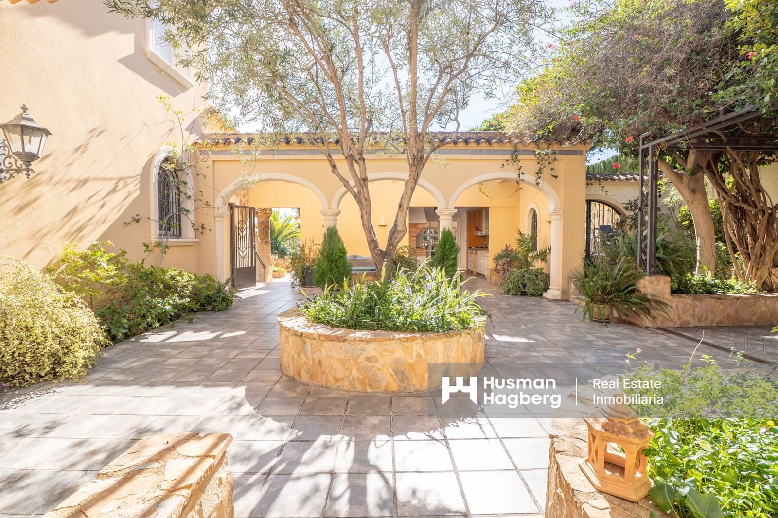 9 soveværelse Villa til salg i La Nucia med swimmingpool - € 1.950.000 (Ref: 9627119)