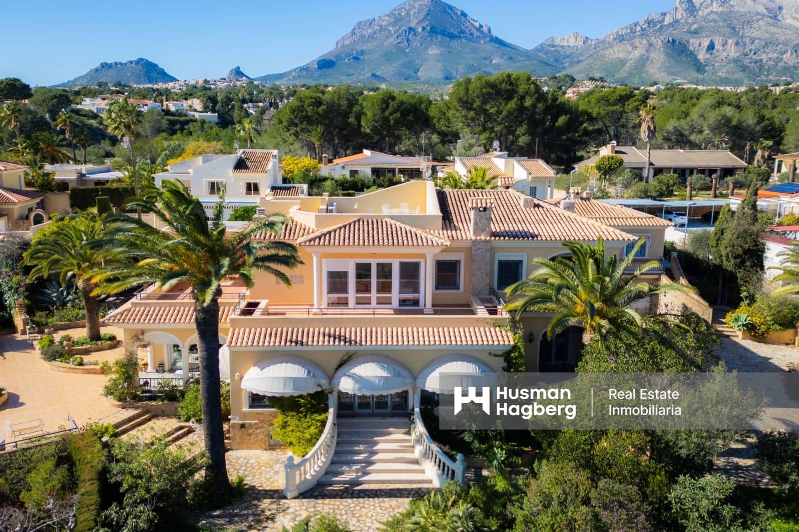 9 bedroom Villa for sale in La Nucia with pool - € 2,180,000 (Ref: 9627119)