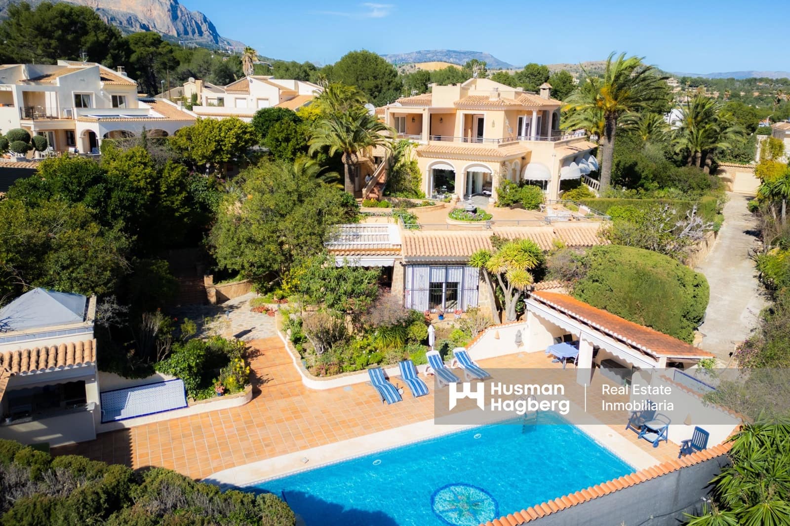 9 bedroom Villa for sale in La Nucia with pool - € 2,180,000 (Ref: 9627119)