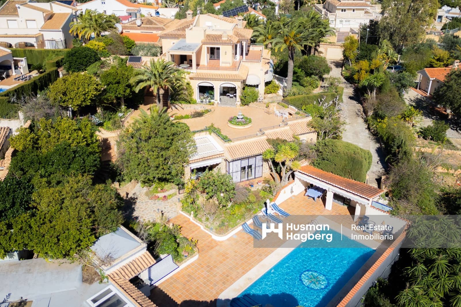 9 bedroom Villa for sale in La Nucia with pool - € 2,180,000 (Ref: 9627119)