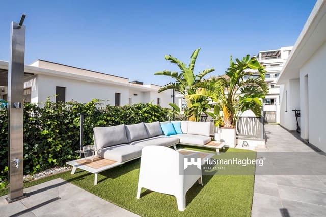 4 chambre Villa/Maison à vendre à Benidorm avec piscine - 699 000 € (Ref: 9683348)