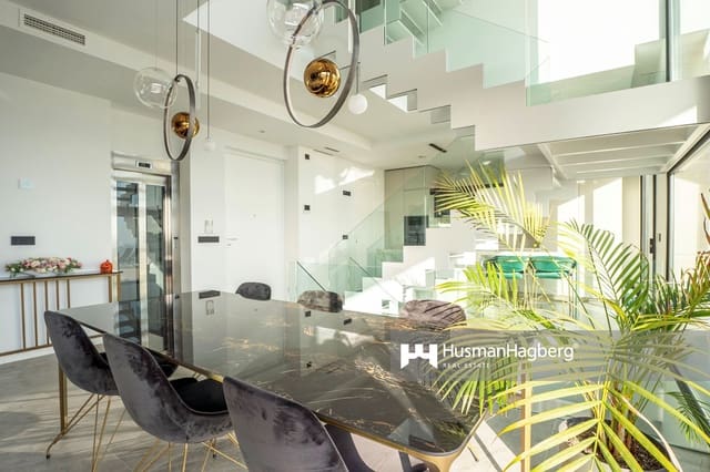 4 soveværelse Villa til salg i Benidorm med swimmingpool - € 1.550.000 (Ref: 9683355)