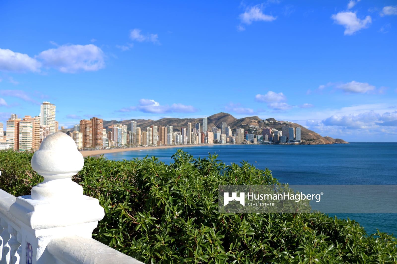 3 bedroom Townhouse for sale in Benidorm with pool - € 399,000 (Ref: 9685939)