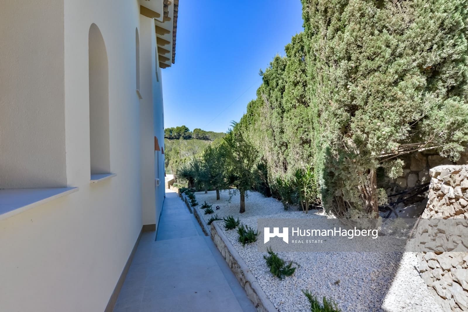 5 bedroom Villa for sale in Altea with pool - € 1,695,000 (Ref: 9694616)