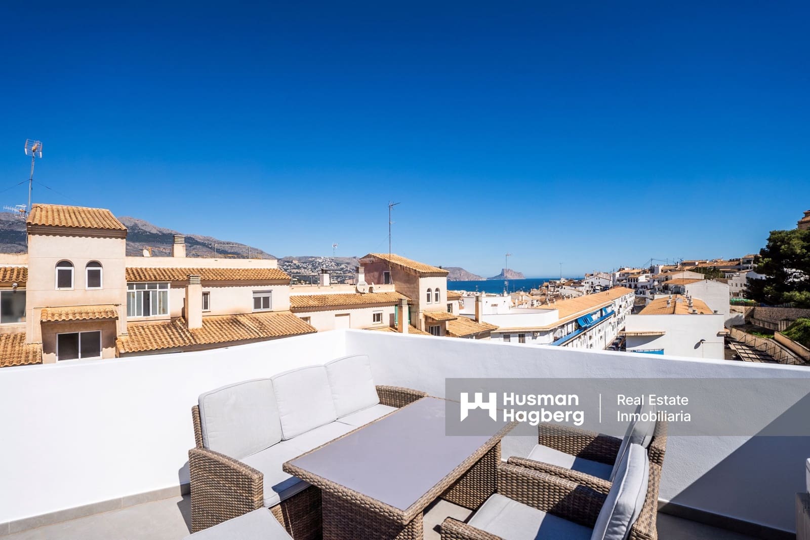 2 bedroom Apartment for sale in Altea with pool - € 330,000 (Ref: 9697958)