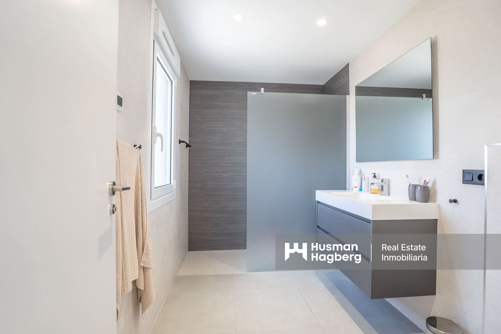 4 Zimmer Villa zu verkaufen in Alfaz del Pi / L'Alfas del Pi mit Pool - 1.195.000 € (Ref: 9731600)