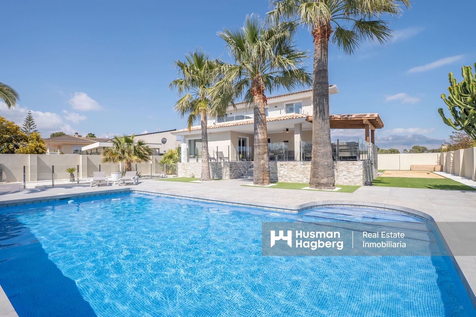 4 Zimmer Villa zu verkaufen in Alfaz del Pi / L'Alfas del Pi mit Pool - 1.195.000 € (Ref: 9731600)