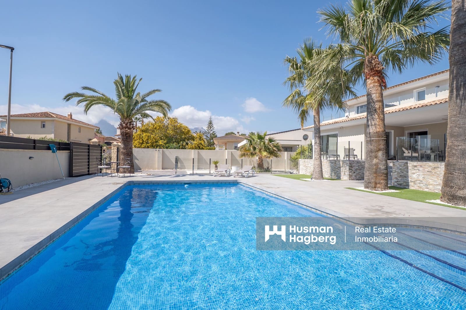 4 Zimmer Villa zu verkaufen in Alfaz del Pi / L'Alfas del Pi mit Pool - 1.195.000 € (Ref: 9731600)