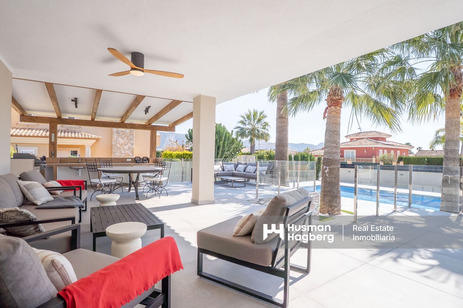 4 Zimmer Villa zu verkaufen in Alfaz del Pi / L'Alfas del Pi mit Pool - 1.195.000 € (Ref: 9731600)