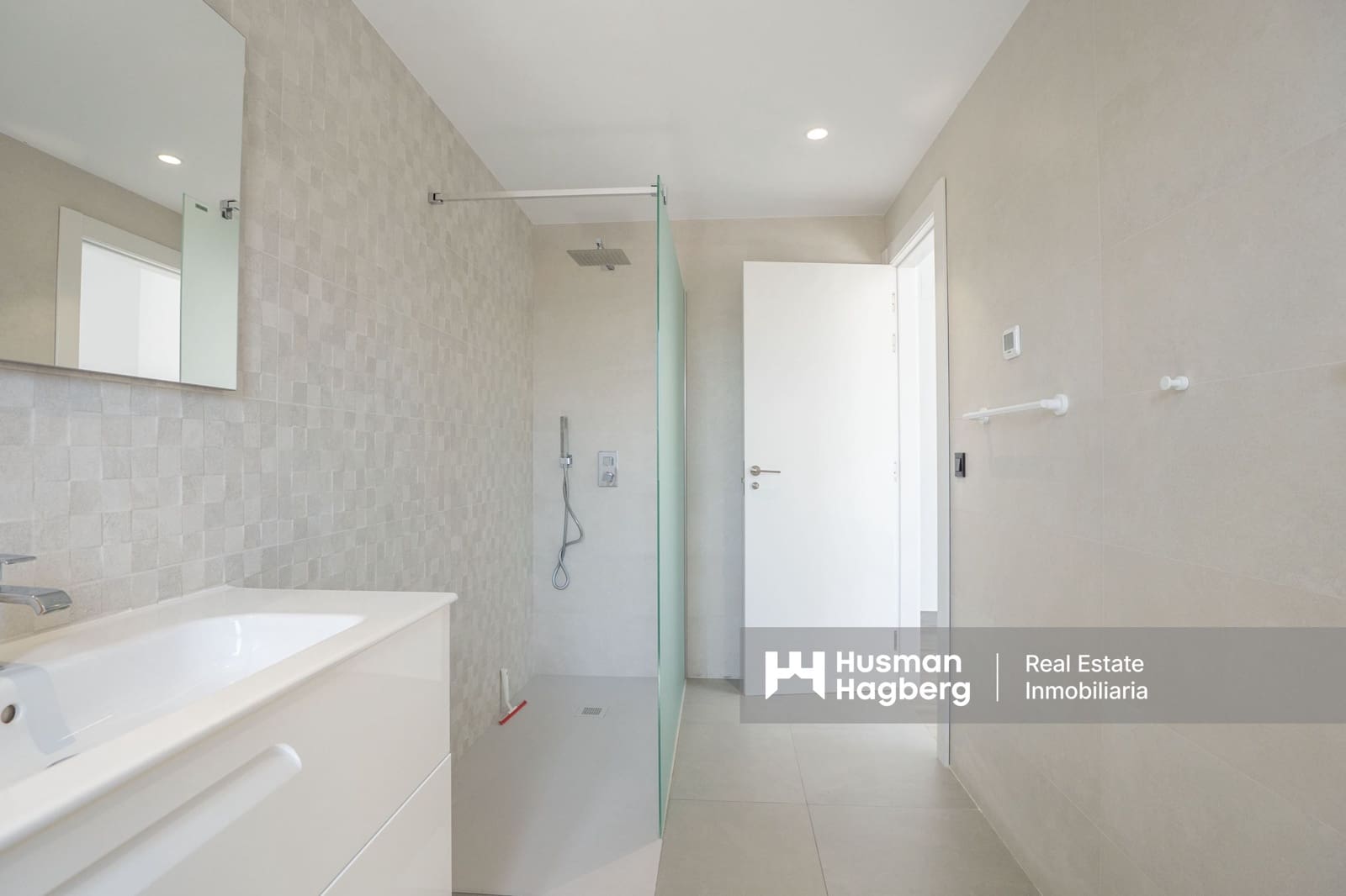 4 Zimmer Villa zu verkaufen in Alfaz del Pi / L'Alfas del Pi mit Pool - 1.195.000 € (Ref: 9731600)